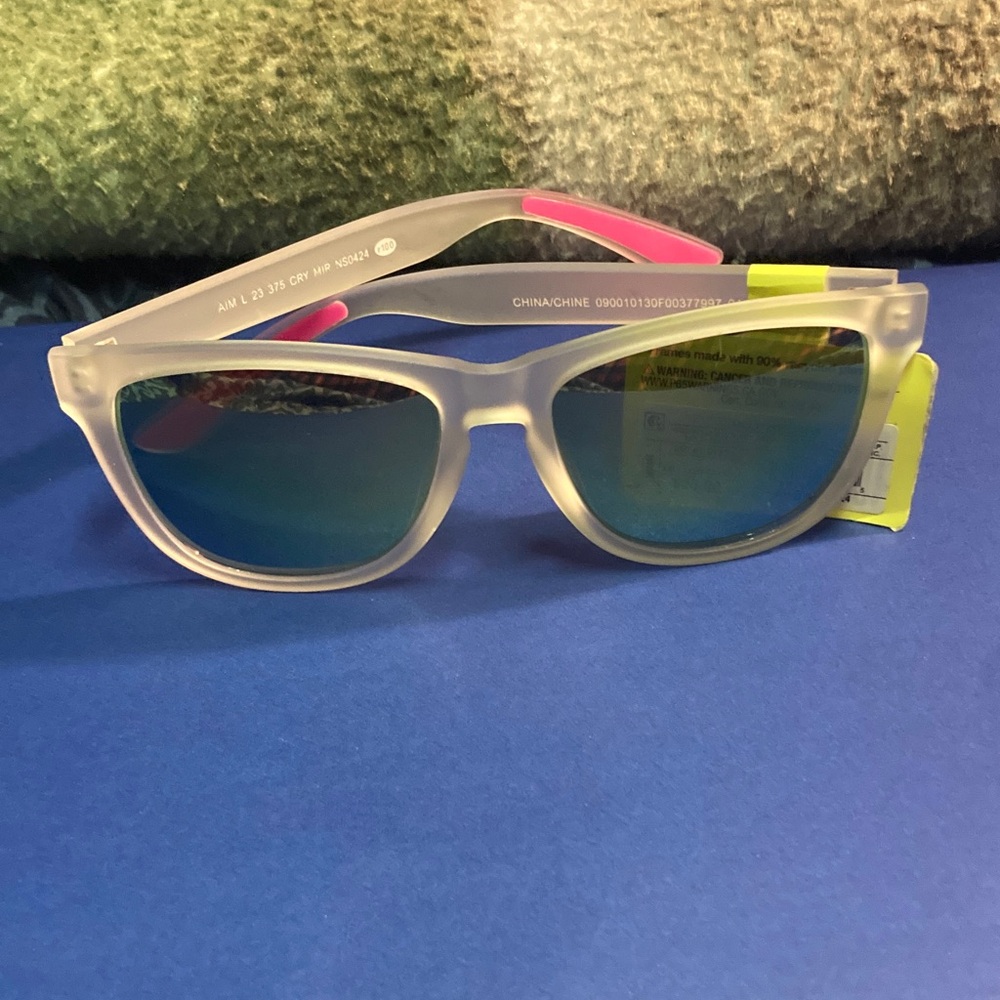 Stylish Clear Pink Frame Sunglasses.